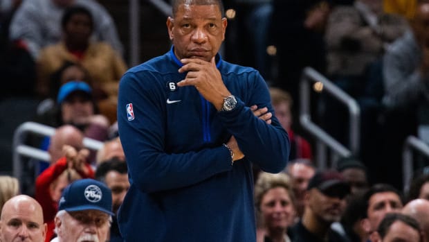 Doc Rivers explains the Michael Jordan kneeing incident and his