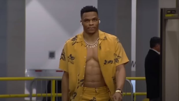 Russell Westbrook Shows Off Abs In Farcical Pre Game Fashion Show - DMARGE