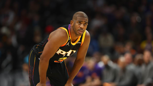 Phoenix Suns Shock Fans Once Again, Waive Veteran Point Guard Chris Paul –  OutKick