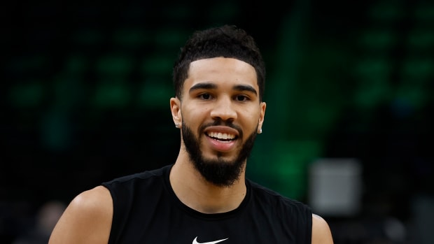 Video: Jayson Tatum Returns To Duke To Hoop And Catch Up With Old Friends -  Fadeaway World