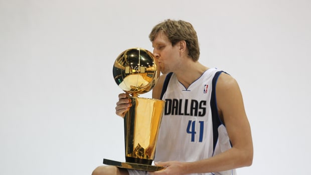 2011 NBA Finals: The Disappearance Of LeBron James And Heroics Of Dirk  Nowitzki - Fadeaway World