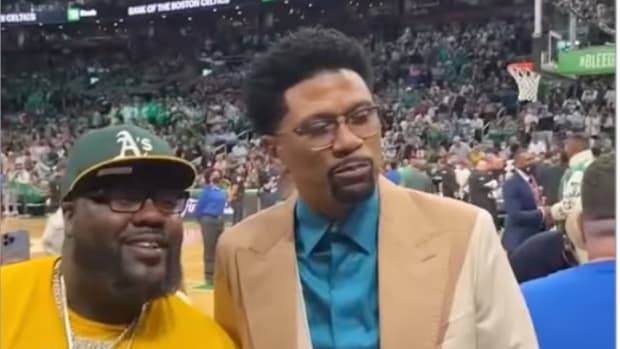 Celtics Fan Hilariously Roasts Jalen Rose As He Poses For A Picture In TD Garden: "Smile If Kobe Bryant Dropped 80 On You!"