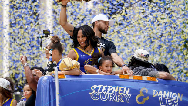 Video: Stephen And Ayesha Curry Party Hard At Championship Parade