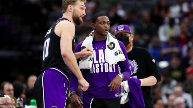 New Kings Head Coach Mike Brown Believes Domantas Sabonis And De'Aaron Fox Is A 'Top-Three Combination In The League Right Now"