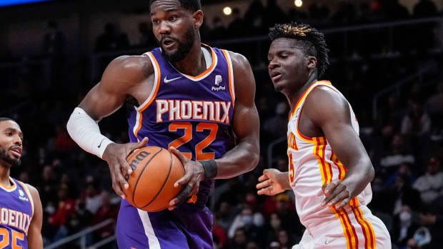 Atlanta Hawks' Interest In Deandre Ayton May Fizzle Out Due To Price Tag
