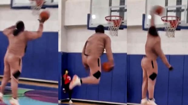 NBA Fans React To Zion Williamson Dunking Between Legs Getting Viral