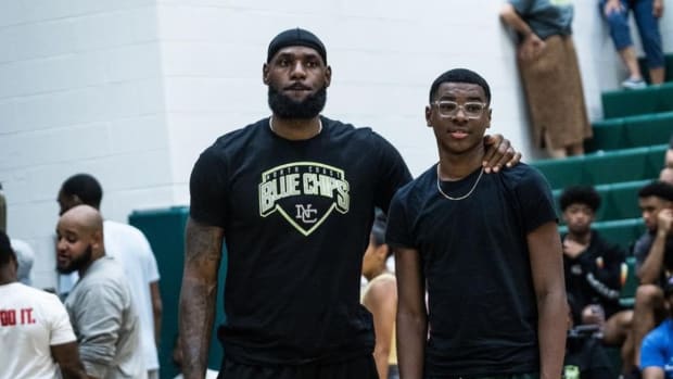 "15-Year-Old Bryce Is Almost As Tall As LeBron James Already", NBA Fan Warns Everyone About Bryce James Becoming A Top Prospect