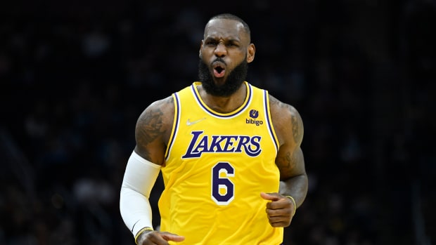 NBA Fan Shares LeBron James' Inspiring Life Story And How He Stayed Humble With The Perfect Reputation: "With No Education, No Father, No Training And Few Role Models..."