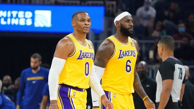 Zach Lowe Criticised Russell Westbrook For How He Avoided Setting Screens For LeBron James Last Season
