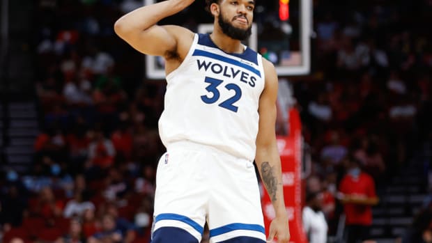 Karl-Anthony Towns Wrote A Heartfelt Letter To The Minnesota Timberwolves Fans In A Full Page Ad: "I'm Locked In."