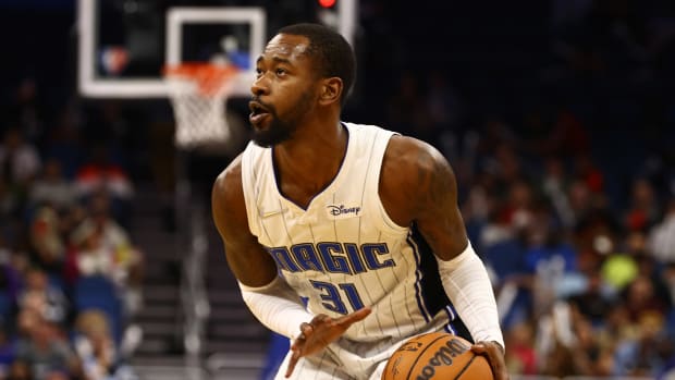 Terrence Ross Angry Reaction After Missing Game-Winner In NBA 2K With Himself: "Every Time I Need Ross To Hit A Shot, He Doesn't Come Through For Me."