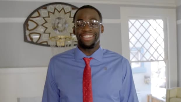 Draymond Green Hilariously Went Undercover As A Realtor's Assistant To Sell Houses To People: "I Got A First Cousin That Plays For The Warriors, His Name Is Draymond."