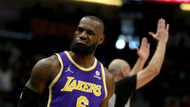 NBA Fans Engage In Heated 'True Or False' Debate: "LeBron James Is Still The Best Player In The World."