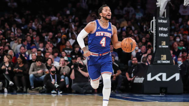 Derrick Rose Provides Valuable Advice To A Young Team In Chicago About How To Stay Confident As A Team Under Pressure: “All That Celebrating… When Y’all Have A Tough Game Remember That."