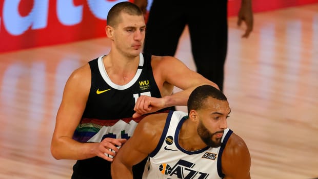 Nikola Jokic Finds A Alternative To Praise ‘Big Man’ Rudy Gobert And Avoid Getting Fined: "He's Moving His Feet Well. He's Long... I'm Not Gonna Say It."
