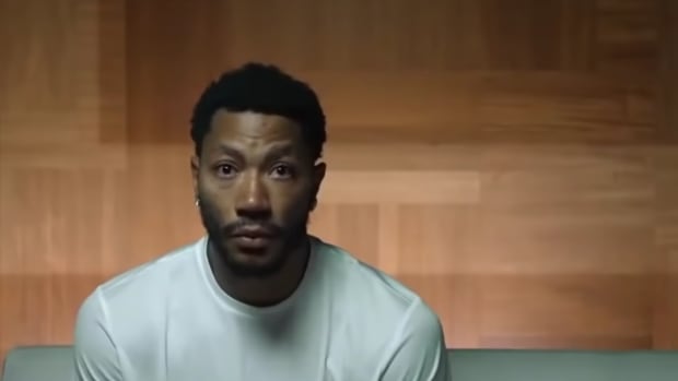 Extremely Emotional Moment When Derrick Rose Got Traded Mid Interview: "So I Talked With Phil Jackson, A Trade Is Gonna Happen To The Knicks."