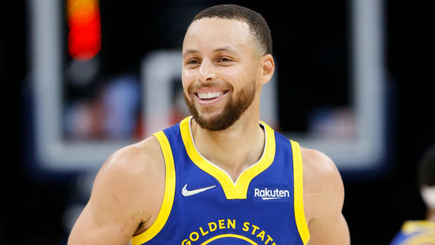 Ronnie2K Says Stephen Curry Completely Changed How NBA 2K23 Is Played: "In NBA 2K16, Steph Curry Broke The Game."