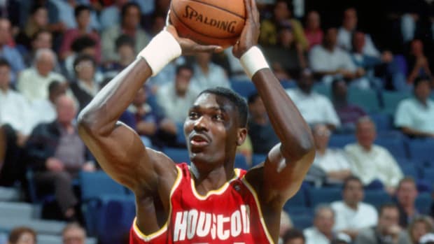 Hakeem Olajuwon Didn't Know The Difference Between Positions On The Basketball Court, He Didn't Want To Be Just A Center: "My Coaches Would Yell At Me During Practice, 'Hakeem, You’re Playing Center! Just Stay In The Key!'"