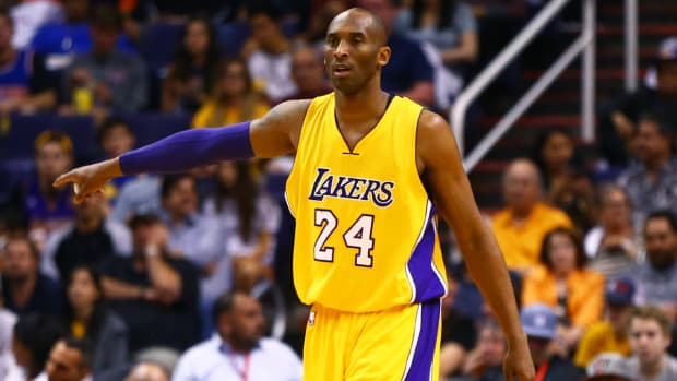 Amazing Footage Of Kobe Bryant Coaching His Fellow Lakers During Practice Goes Viral: "Kobe Would Have Been One Of The Greatest Ever Coaches."