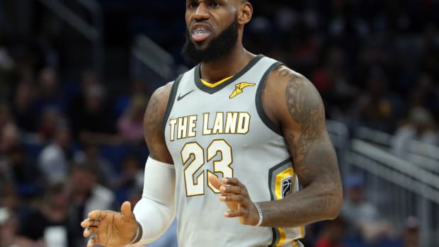 NBA Legend Rick Barry Once Aggressively Defended LeBron James From Criticism For Passing In The Clutch: "You Guys Don’t Know The Game And Should Be Ashamed Of Yourself."