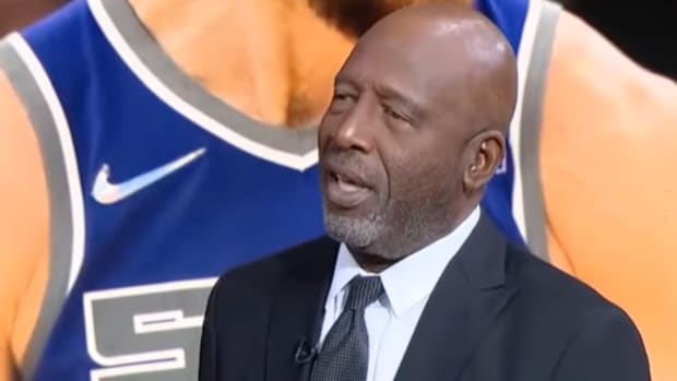 James Worthy Didn't Want To Panic After The Lakers Lost By 30 Points Against The Kings: “Overall, It’s The First Game You Gotta Shake Off A Little Dust… For The First Unit, It Was Ok.”
