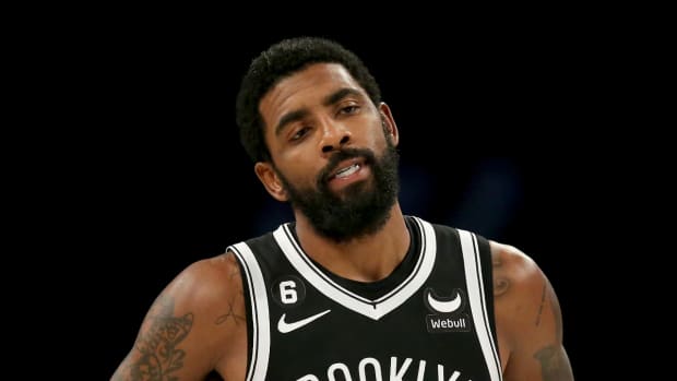 NBA Fan Destroys Kyrie Irving For Telling President Joe Biden To Do His Job: "Man Who Was Part Time Player Last Season Demanding Someone Else Do Their Job Is Pretty Funny…"