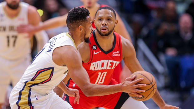 Lakers Target Eric Gordon Posts A Cryptic Emoji After The Rockets' Last Game