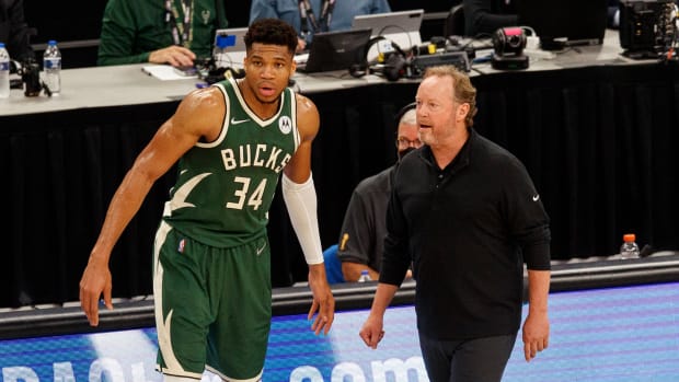 Mike Budenholzer Wants The NBA To Protect Giannis Antetokounmpo From Physical Plays