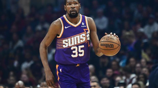 Kevin Durant Slams NBA Fan Who Fell For A Fake Tweet On Why He's Single