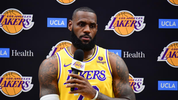 LeBron James Issues Statement Supporting Israel - Fadeaway World