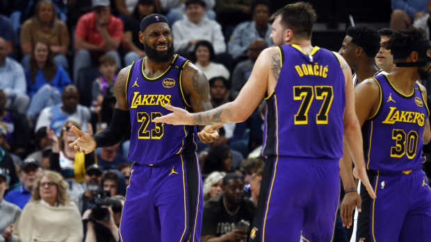 Streamers Cash Nasty And Tylil Brought To Tears After Meeting Lebron Streamers Cash Nasty And Tylil Brought To Tears After Meeting Lebron