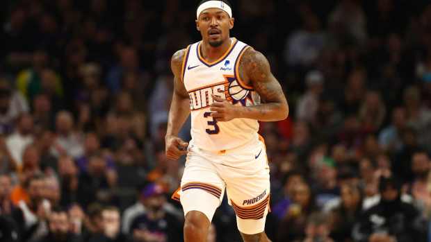Phoenix Suns guard Bradley Beal (3) against the Brooklyn Nets at Footprint Center.