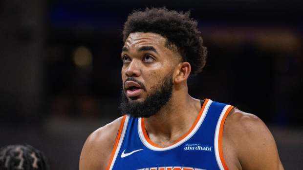 Nov 10, 2024; Indianapolis, Indiana, USA; New York Knicks center Karl-Anthony Towns (32) in the second half against the Indiana Pacers at Gainbridge Fieldhouse.