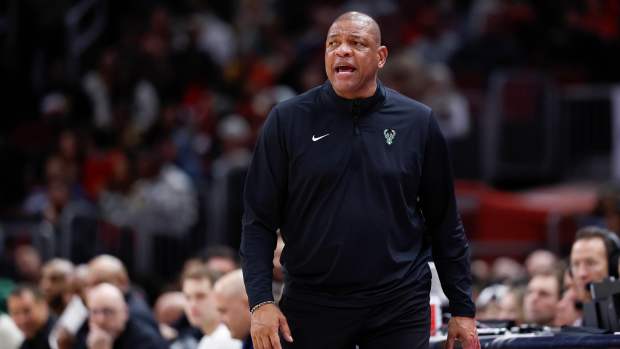 Chicago, Illinois, USA; Milwaukee Bucks head coach Doc Rivers directs his team against the Chicago Bulls during the second half at United Center. Mandatory Credit: Kamil Krzaczynski-Imagn Images