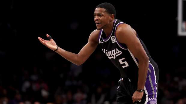 Sacramento Kings guard De'Aaron Fox (5) reacts during the second quarter against the Brooklyn Nets at Barclays Center.