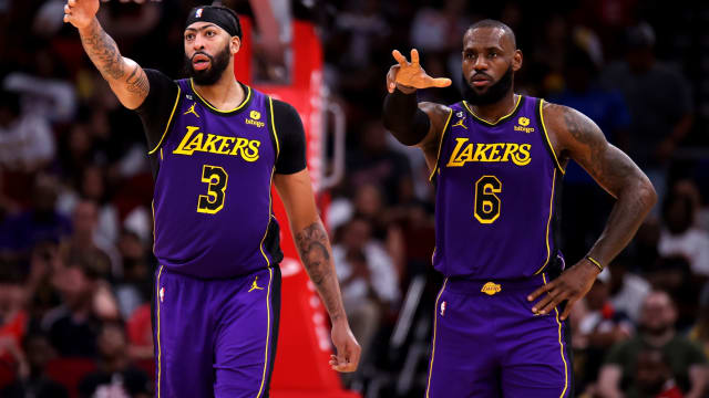 Lakers coach Darvin Ham wants Anthony Davis to take more three-pointers