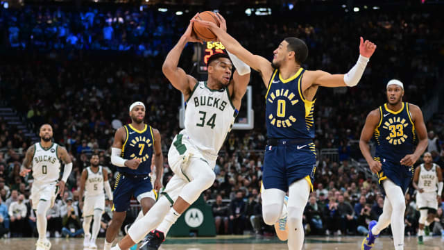 Giannis Antetokounmpo scores franchise-record 64 points, Bucks