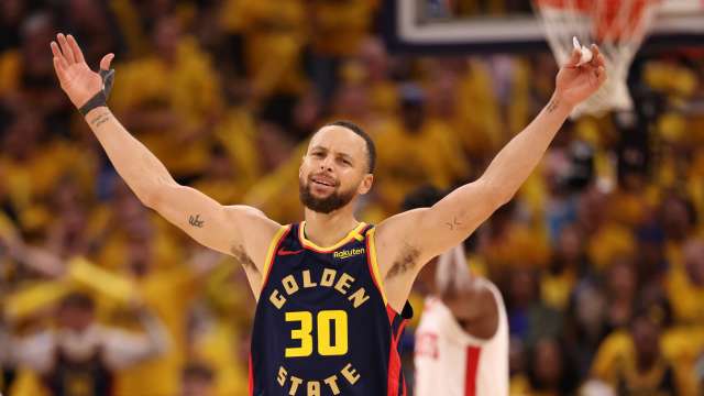 NBA Fans Marvel As China Welcomes Stephen Curry With Massive Drone Show -  Fadeaway World