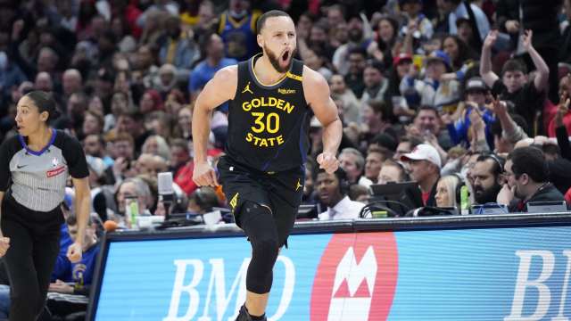 Golden State Warriors guard Stephen Curry (30) reacts after making a three point basket during the second half against the Chicago Bulls at United Center. Mandatory Credit: David Banks-Imagn Images