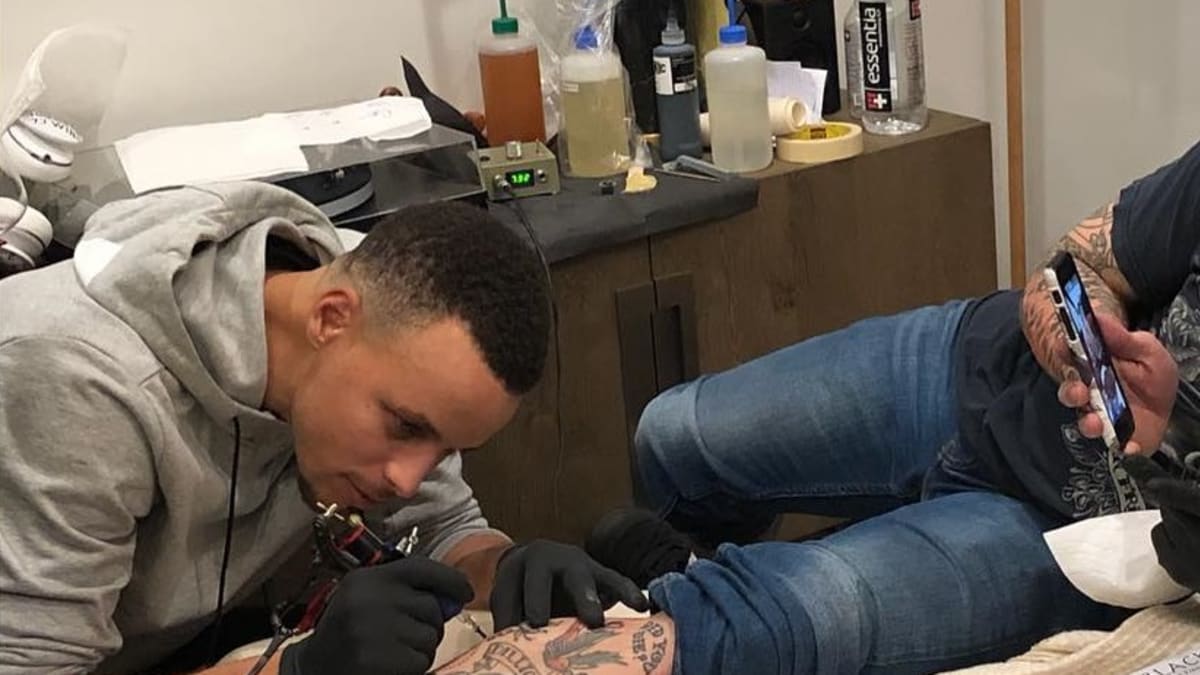 Warriors Steph Curry tattoos his autograph on his tattoo artist  Golden  State Of Mind