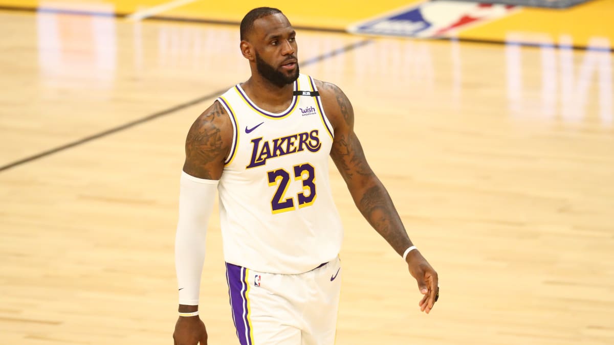 NBA Fan Incredibly Predicted LeBron James Would Switch Back To His