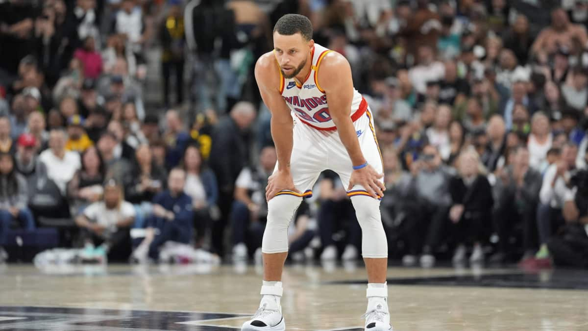 Stephen Curry Gives Worrying Update About Recent Knee Injuries - Fadeaway  World