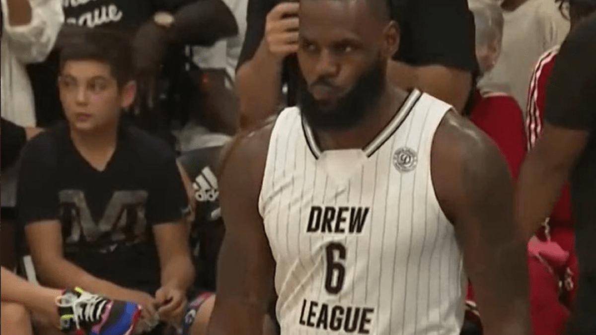 Amid Lakers turmoil, LeBron takes time to dazzle at Drew League