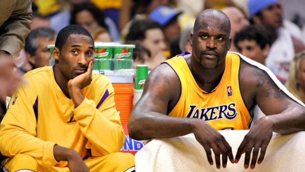 Shaq wearing kobe shop jersey
