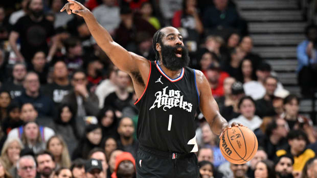 Kobe bryant hotsell biting jersey
