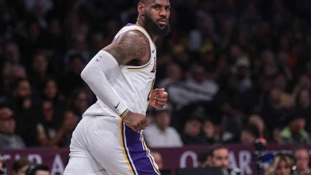 Lebron james projected stats shop
