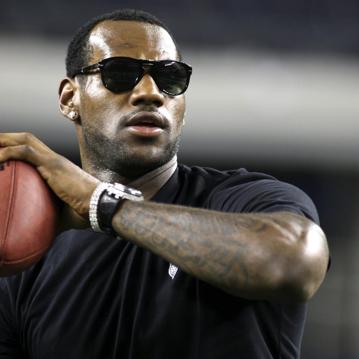 NFL franchise declares that its offer to LeBron James to join team