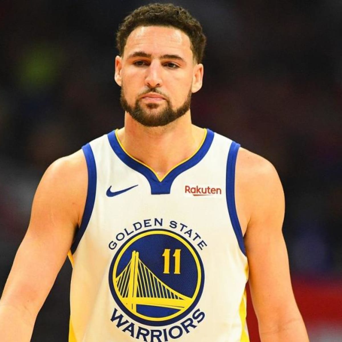 Frustrated Klay Thompson rips off iconic headband in Warriors