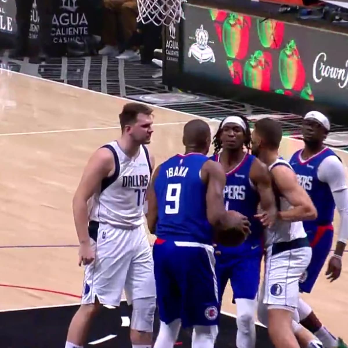 Luka Doncic trash talks Terance Mann in the paint 😤 