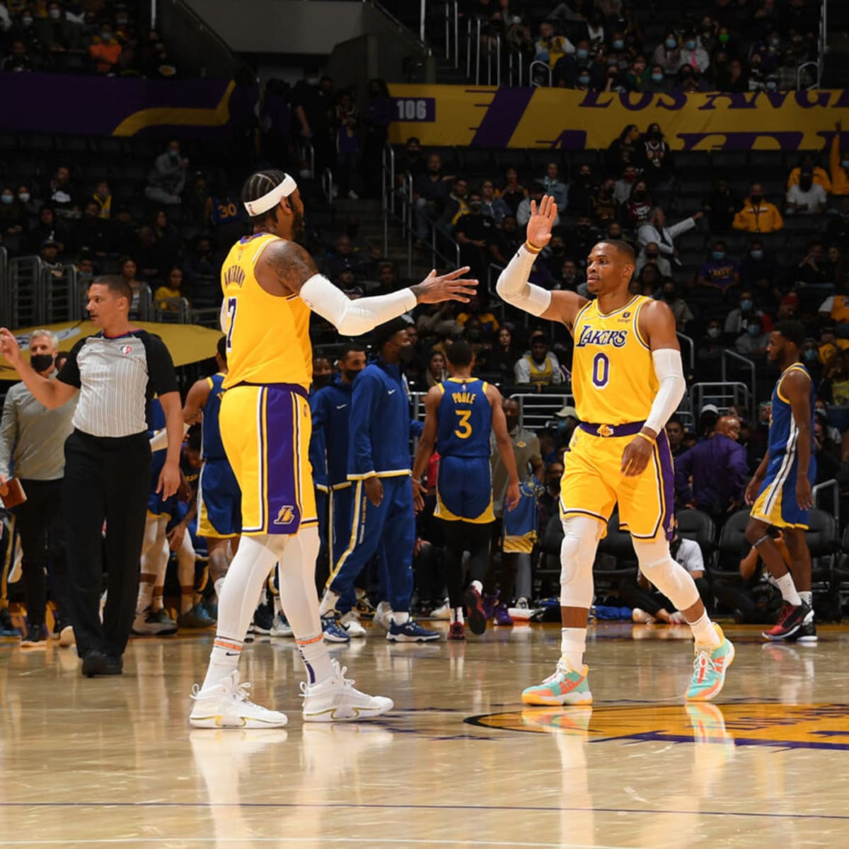 Lakers bids farewell to Staples Center with loss to Spurs